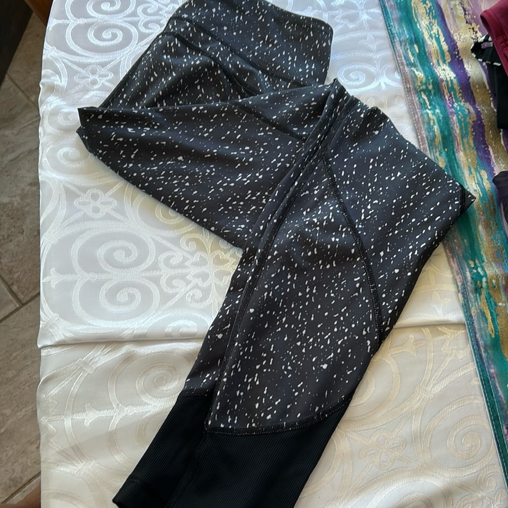 Silky soft Lululemon leggings, size 6